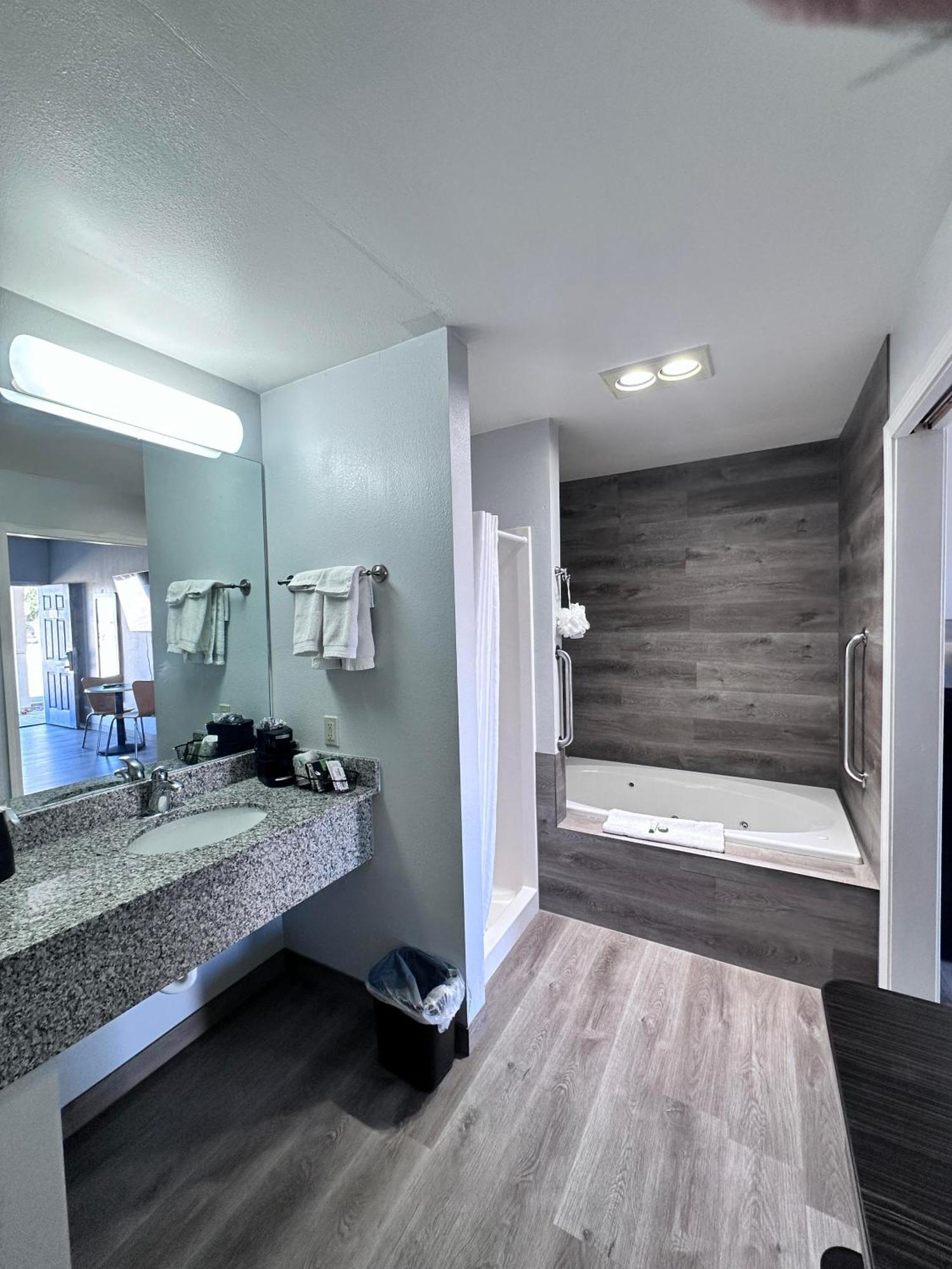 The Beaverhead Lodge Диллон Экстерьер фото