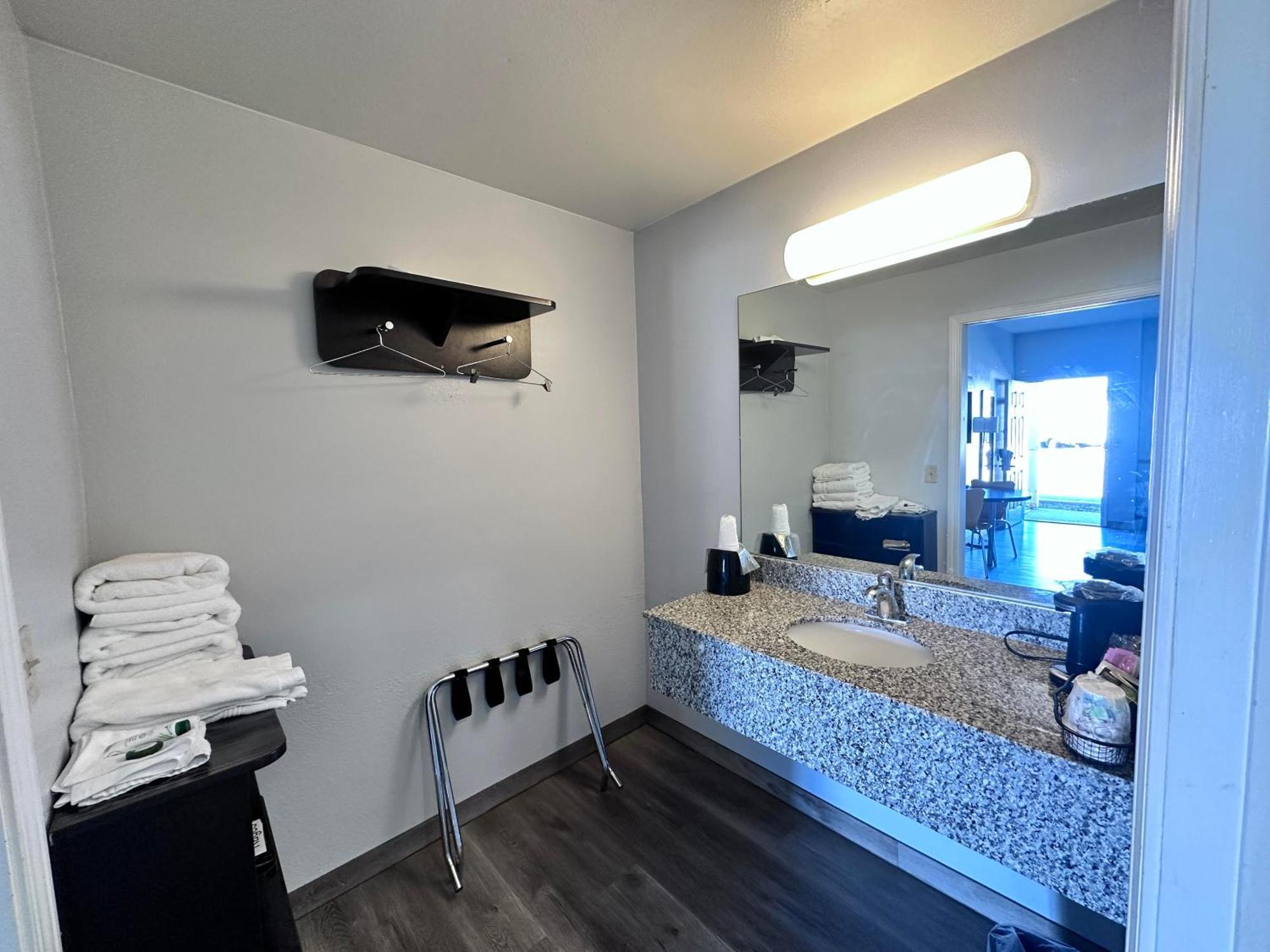The Beaverhead Lodge Диллон Экстерьер фото